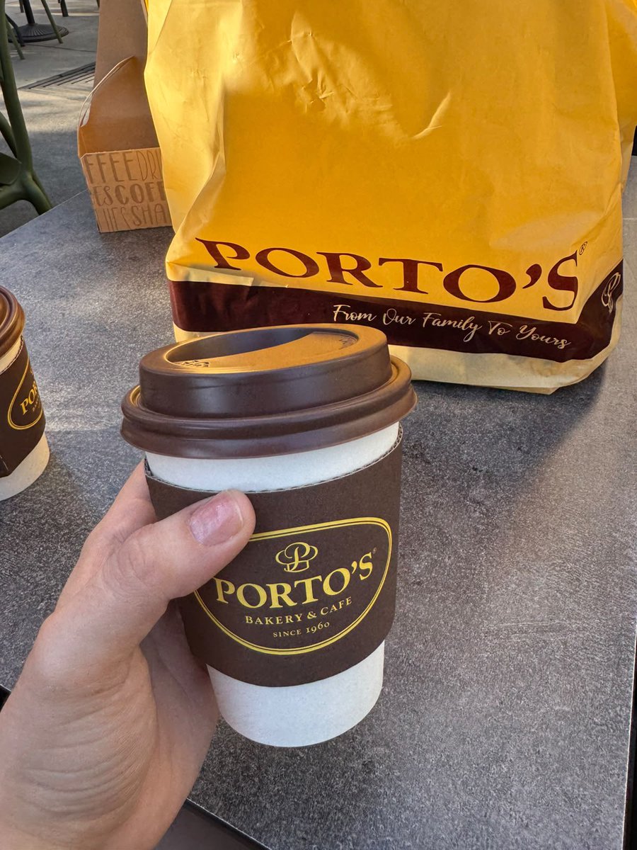 strawberryjoy2's tweet photo. Cafecito time ☕️ https://t.co/nJCiwvbDWF