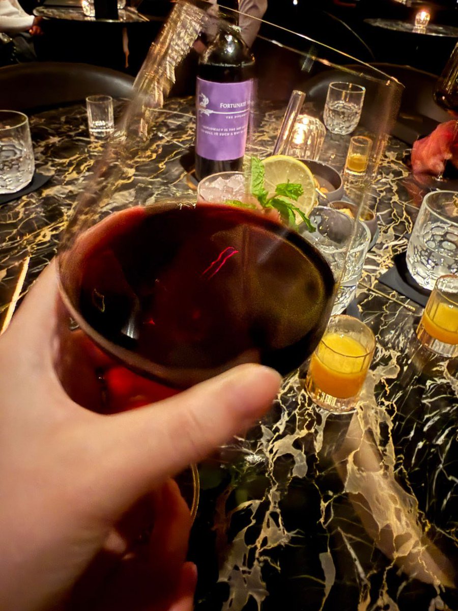 smartbrotherr's tweet photo. The right way to spend a Friday is to clink glasses with friends and let the fatigue of the week dissipate with the clinking of glasses Compared to being alone the lively atmosphere is much more relaxing This is the best reward after a busy day at work https://t.co/mqhAsOk0H3