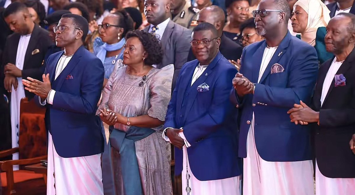 naalya_schools's tweet photo. Naalya Secondary School Bweyogerere campus joins Buganda Kingdom at Watoto church as we mark 33 years of a successful Reign of His Majesty Ronald Muwenda Mutebi II. https://t.co/9HaJmqdPS0