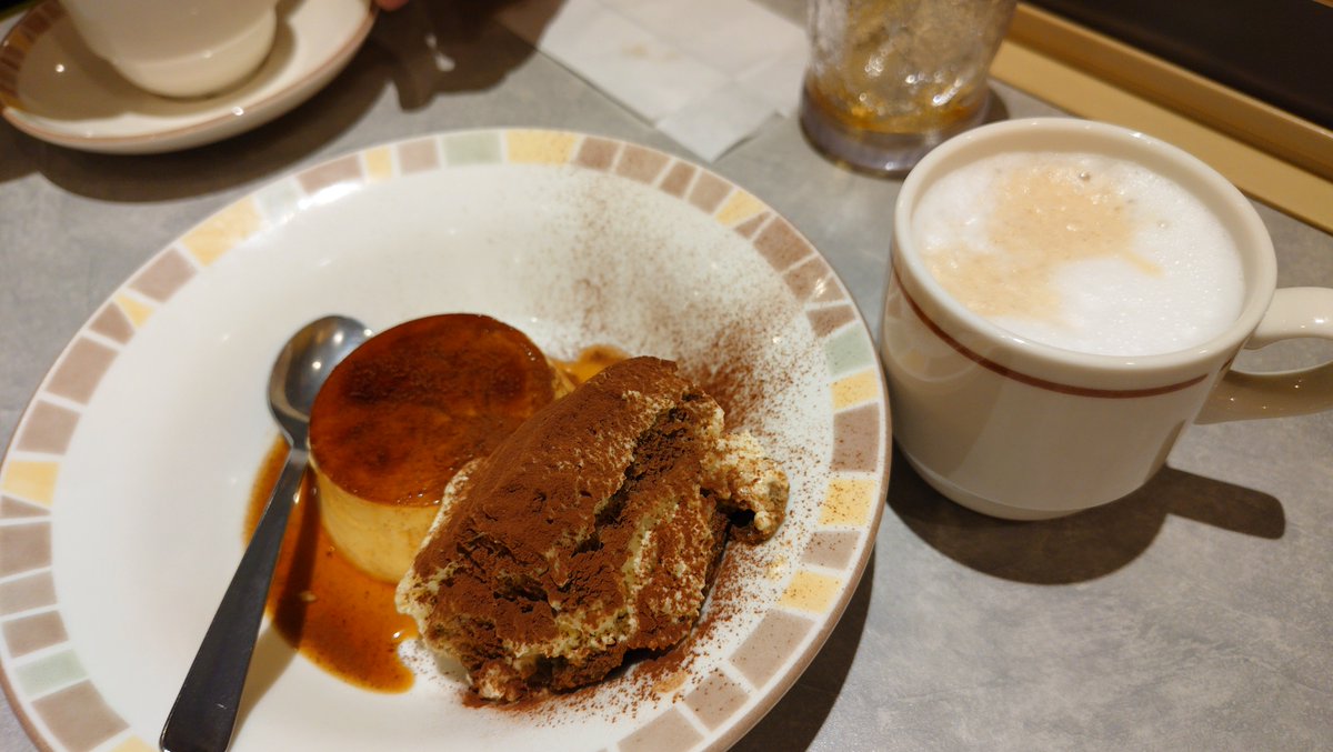 rukigide's tweet photo. お昼はサイゼ。
サイゼ美味しい。

サイゼのちシネコンは
休日感おおきくて笑顔になりますよ。 https://t.co/vGvgexOkvP