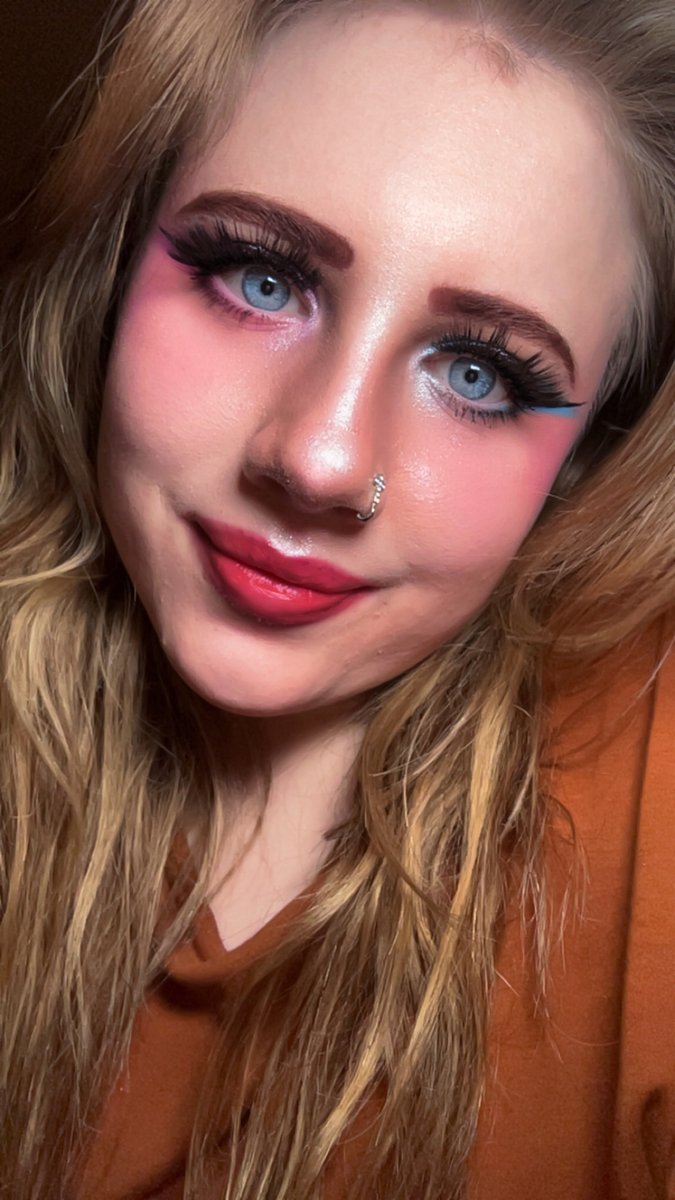 turney_sophia's tweet photo. just pretending I posted this on time.
Found this in my camera roll and couldn't waste it. π€
A little late, but better than never.
This deserved a post. β¨
Forgot about this selfie... fixing that now.#Selfie #LatePost #CameraRoll #BlueEyes #MakeupLook #FeelingCute #GlowUp https://t.co/GpV6XaJRjy