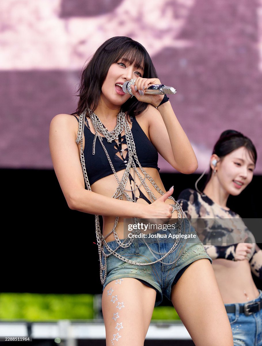 minnicha_th's tweet photo. [📸] 260731 ภาพมินนี่จาก Getty images ระหว่างทำการแสดงที่งาน Lollapalooza in Chicago ค่ะ

#มินนี่ #MINNIE #민니
#idle #아이들 https://t.co/0MviI7qWUf