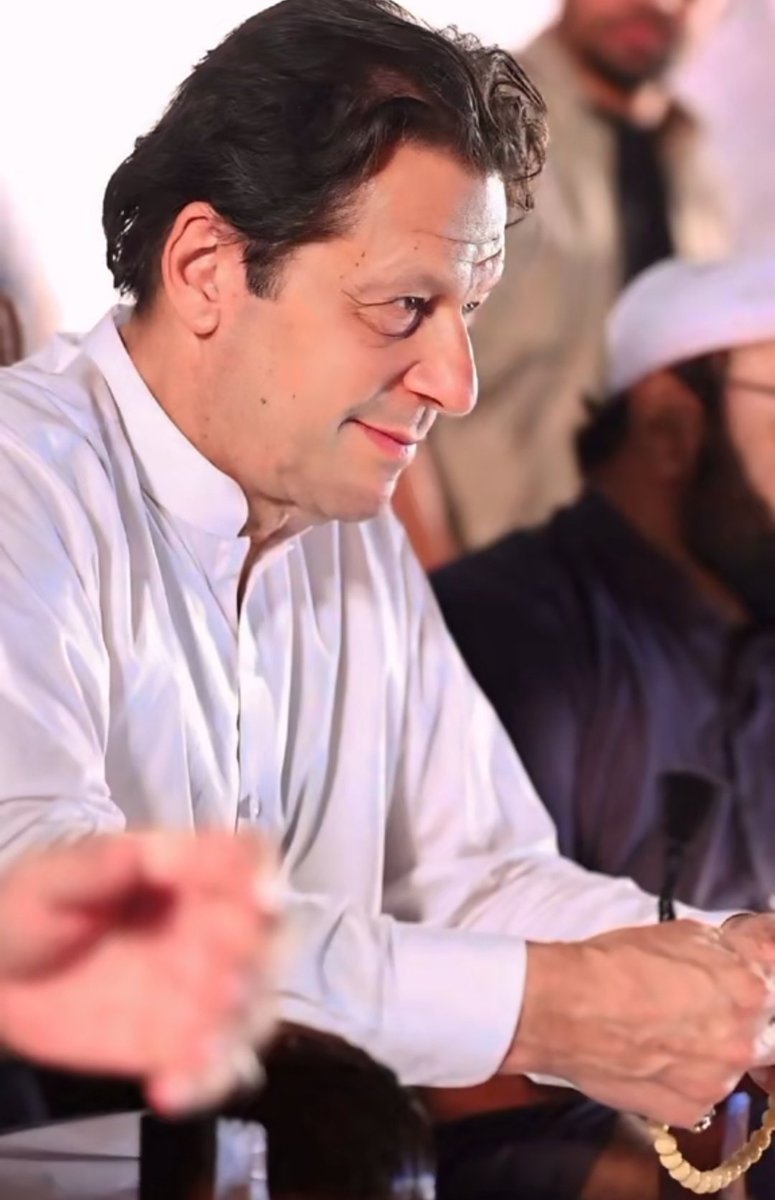 wasima95245's tweet photo. السلام علیکم ،صبح بخیر

اِیَّاكَ نَعْبُدُ وَ اِیَّاكَ نَسْتَعِیْنُؕ

"ہم تیری ہی عبادت کرتے ہیں اور تجھ ہی سے مدد مانگتے ہیں"
یا اللہ پاک عمران خان کی حفاظت اور مدد فرما،آمین https://t.co/xPxqVzUY3s