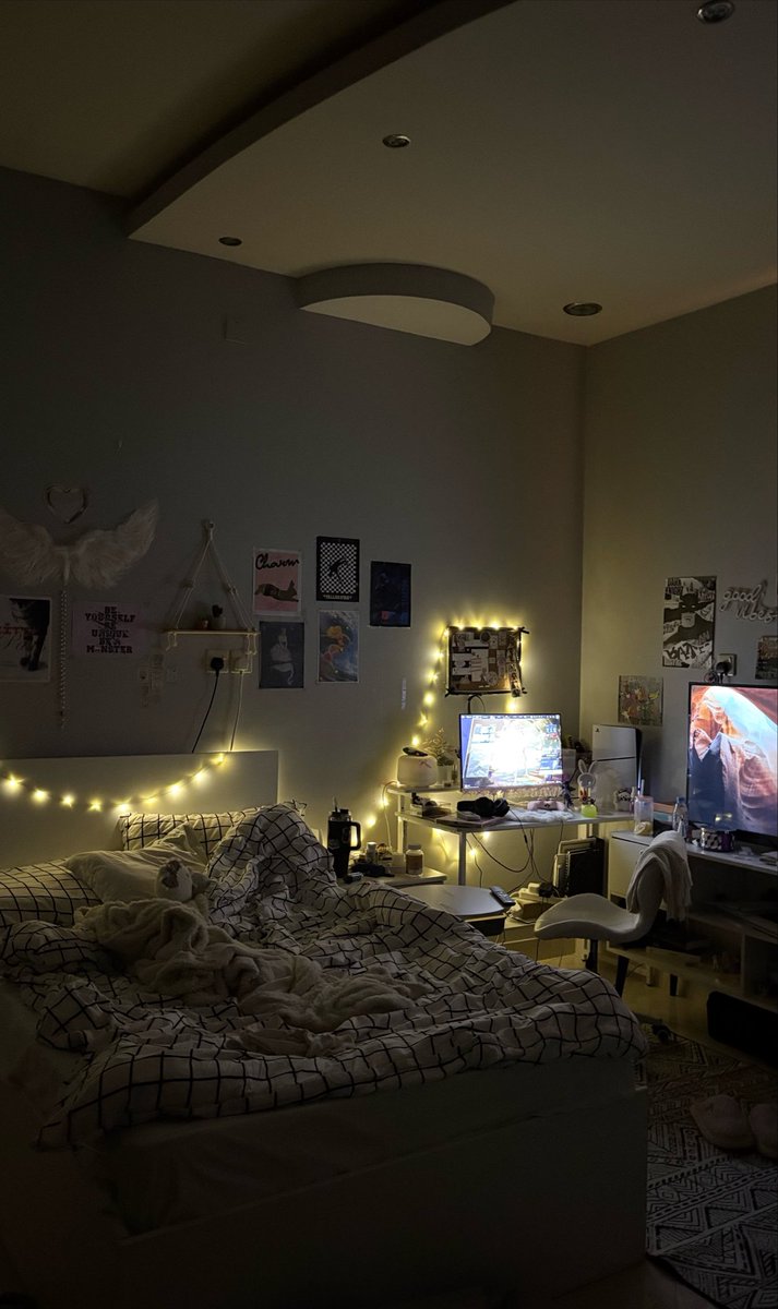 glomynights's tweet photo. I love my room sooo much ♡ https://t.co/sfZhEyDtlg