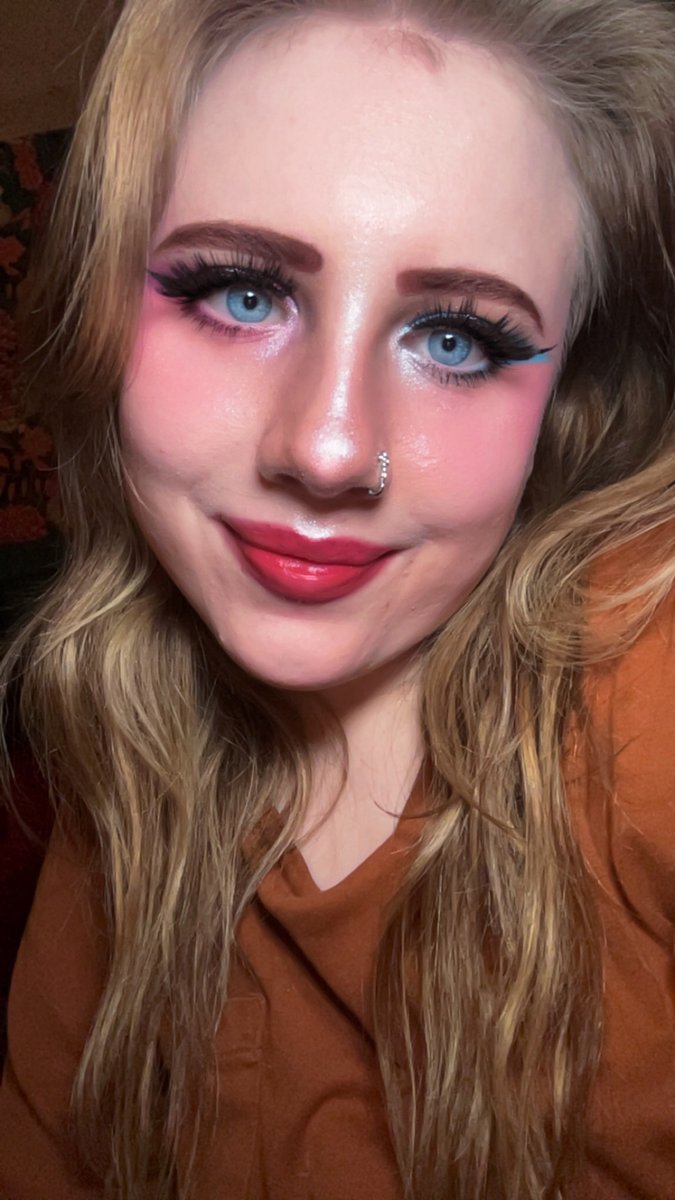 turney_sophia's tweet photo. Camera roll surprise. πΈ
Better late than never.
Oops. π€
Finally posting this.
Just because. β¨#Selfie #LatePost #CameraRoll #BlueEyes #MakeupLook #FeelingCute #GlowUp #SelfieTime https://t.co/ubEG7k4RQB