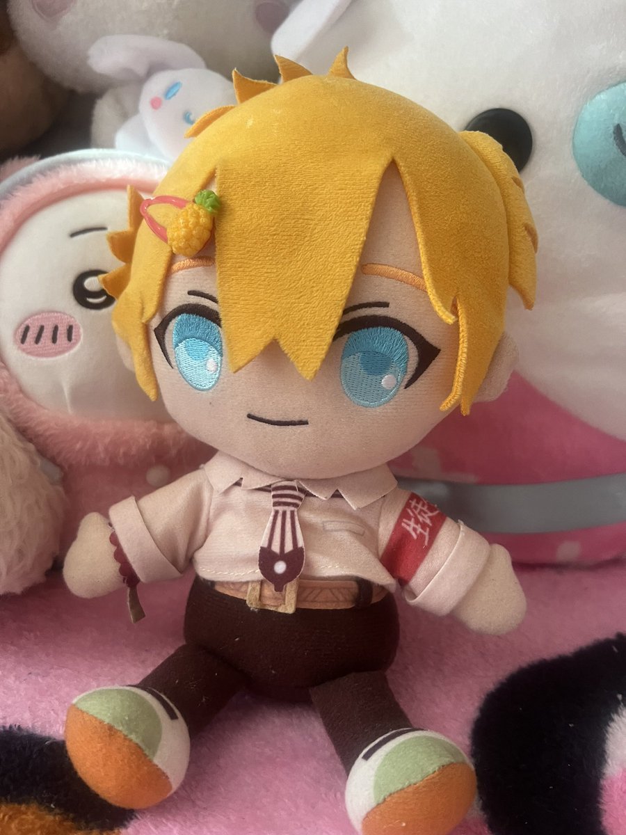 neneloveclub's tweet photo. accessories I gave my Teru plushie https://t.co/2YKF1caoeE