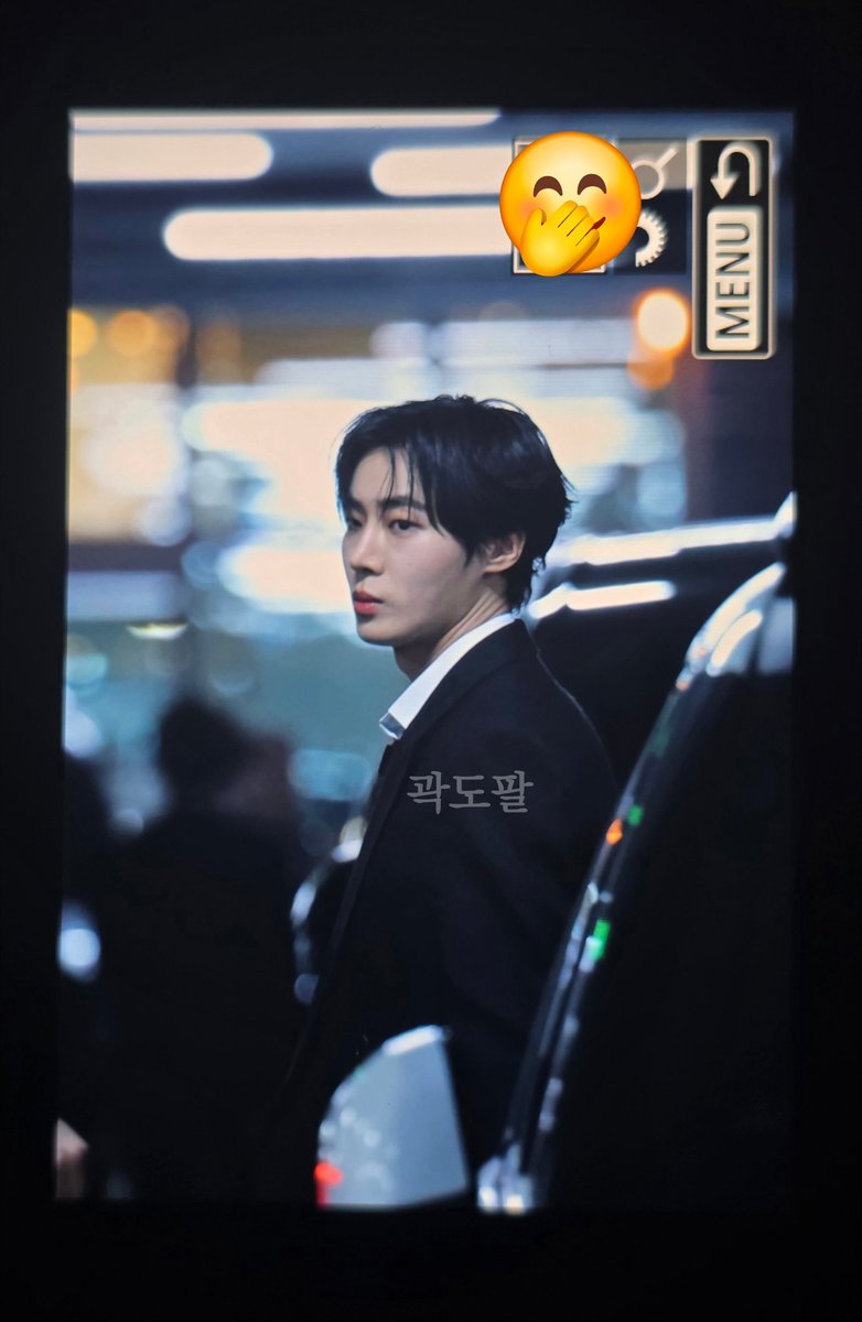 HIBAO26's tweet photo. : วันนี้ฉลองห้องผมหรือบ้านพี่ดีครับ
: ฉลอง?
: ที่เรามาเจอกัน
: แต่พี่เพิ่งมาจากห้องนายนะ
: งั้นบ้านพี่นะครับ เดี๋ยวผมขับตามไป https://t.co/UtS8EVwg3q