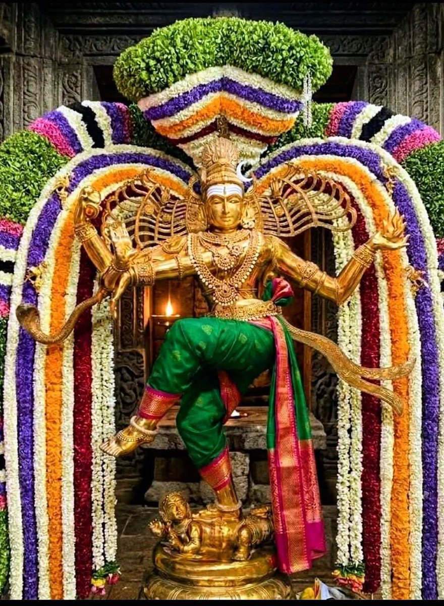 Anbilshanmugam's tweet photo. உலகின் முதல்வன் எம் பெருமான் நம் தந்தை சிவனாரின் இனிய ஆசியுடன் அன்பான சிவ காலை வணக்கங்கள் 🙏🏻 

சிவாய நம🙏🙏 சிவமே ஜெயம் சிவமே தவம்.  சிவமே என் வரமே.  எங்கும் சிவ நாமம் ஒலிக்கட்டும் 🙏🏻
ஓம் நமசிவாய வாழ்க 🙏🏻 https://t.co/NmGrwo6dw7