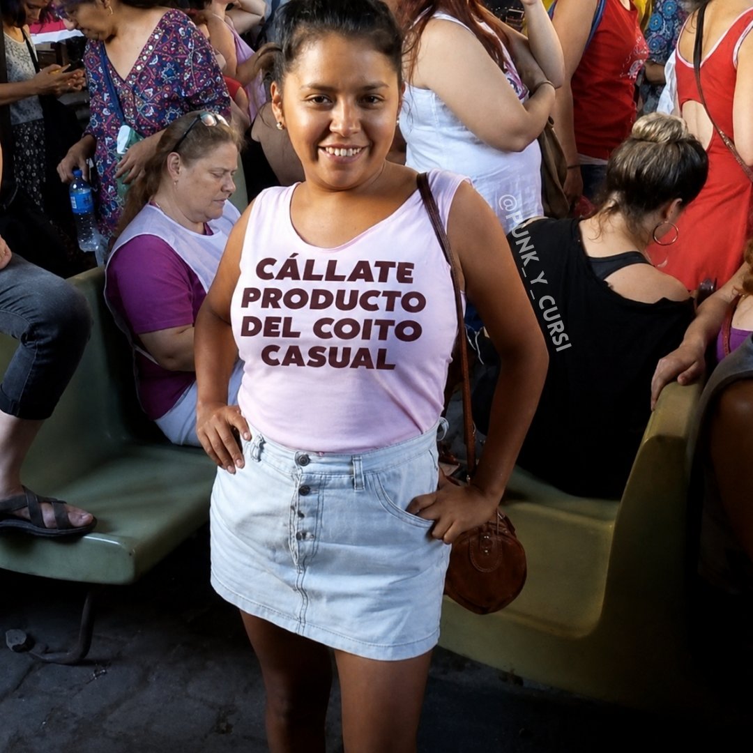 punk_y_cursi's tweet photo. Un argumento muy válido. https://t.co/dNRmuCjZCb