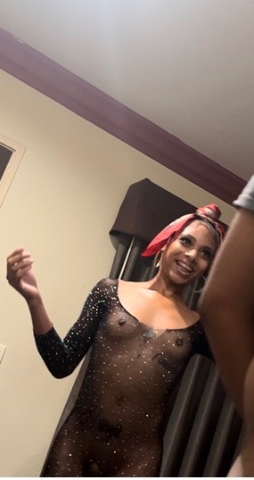 BottomJose85461's tweet photo. This session and content is about 7-8 years old. Not sure if she still working the blade. For anyone who does enjoy paying for 🐱. I would definitely, recommend. You can see the eagerness in her face and happiness to have satisfied. https://t.co/nIWrLD5g4U