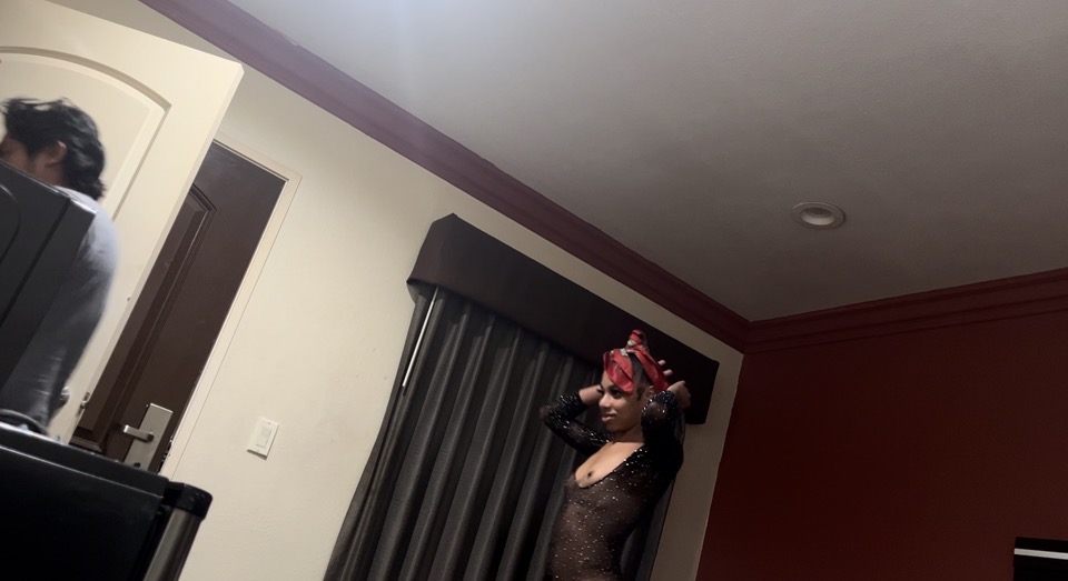 BottomJose85461's tweet photo. This session and content is about 7-8 years old. Not sure if she still working the blade. For anyone who does enjoy paying for 🐱. I would definitely, recommend. You can see the eagerness in her face and happiness to have satisfied. https://t.co/nIWrLD5g4U