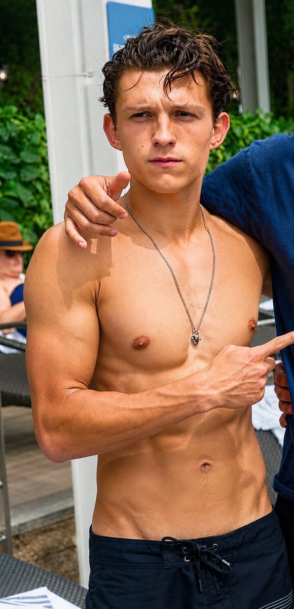 gingerfoutleyyy's tweet photo. Tom Holland. https://t.co/AZVS7y9lnd