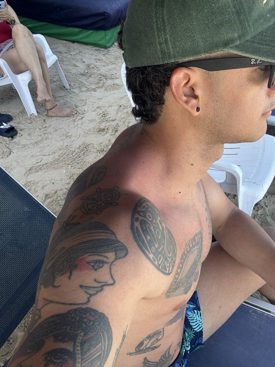 XamVic's tweet photo. 🏝️🍸✨ https://t.co/NouBlbMuP0