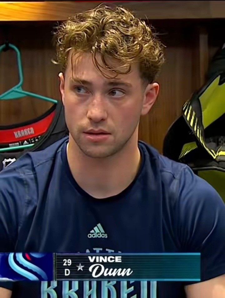 millerbitz's tweet photo. i love when he looks absolutely disrupted https://t.co/UVjx8KYzT7