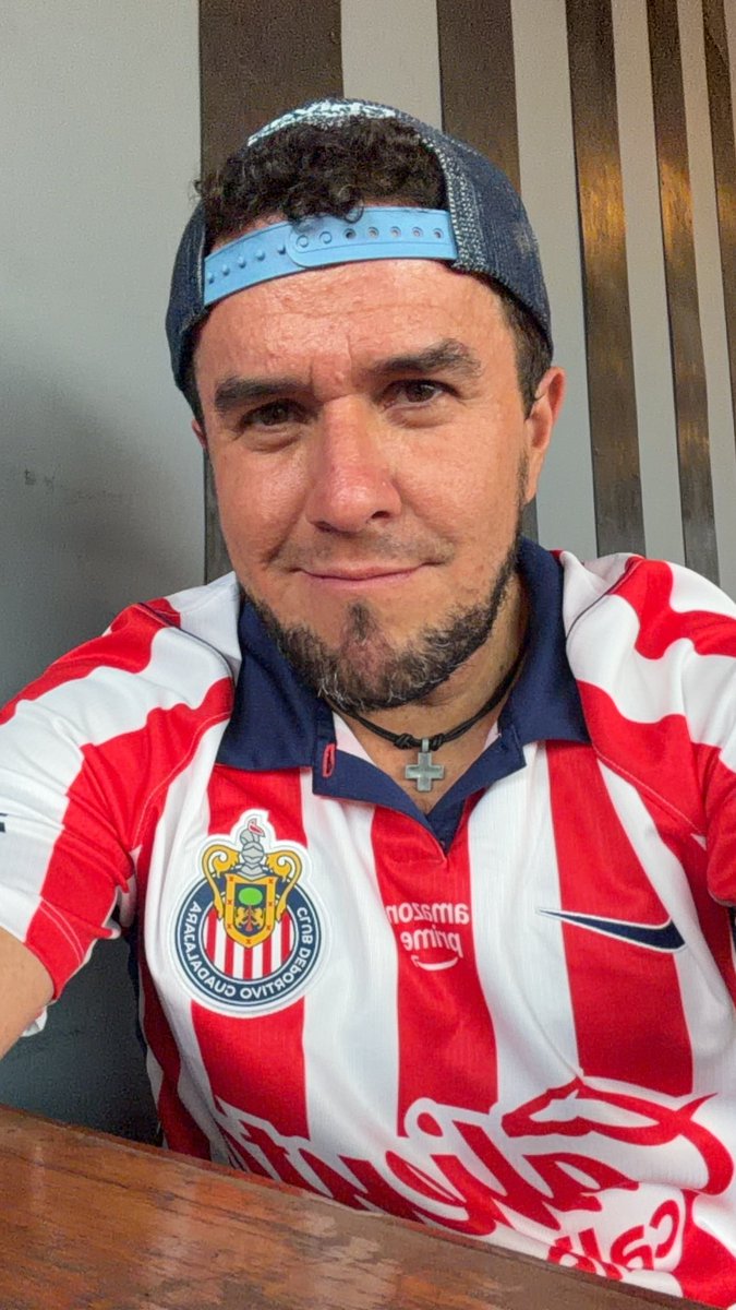 jorgeangek's tweet photo. #ViernesBotanero vamos Chivas. Ahorita Remontamos https://t.co/UJUfyAL5gV
