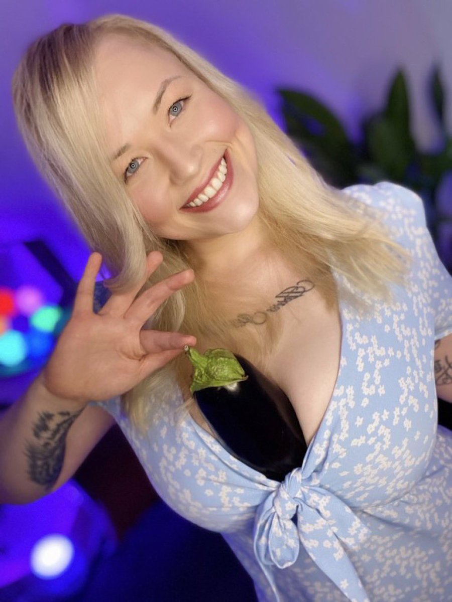 yourfriendSOMMI's tweet photo. ❤️💛💚💙

If you remember KatieeP being here in PulseChain, then you’re officially an OG veteran.

We’ve become boomers.

😵 The Year 2024 was decades ago.

Bring her back! Bring back the green candles! https://t.co/DsCsYD1sUX