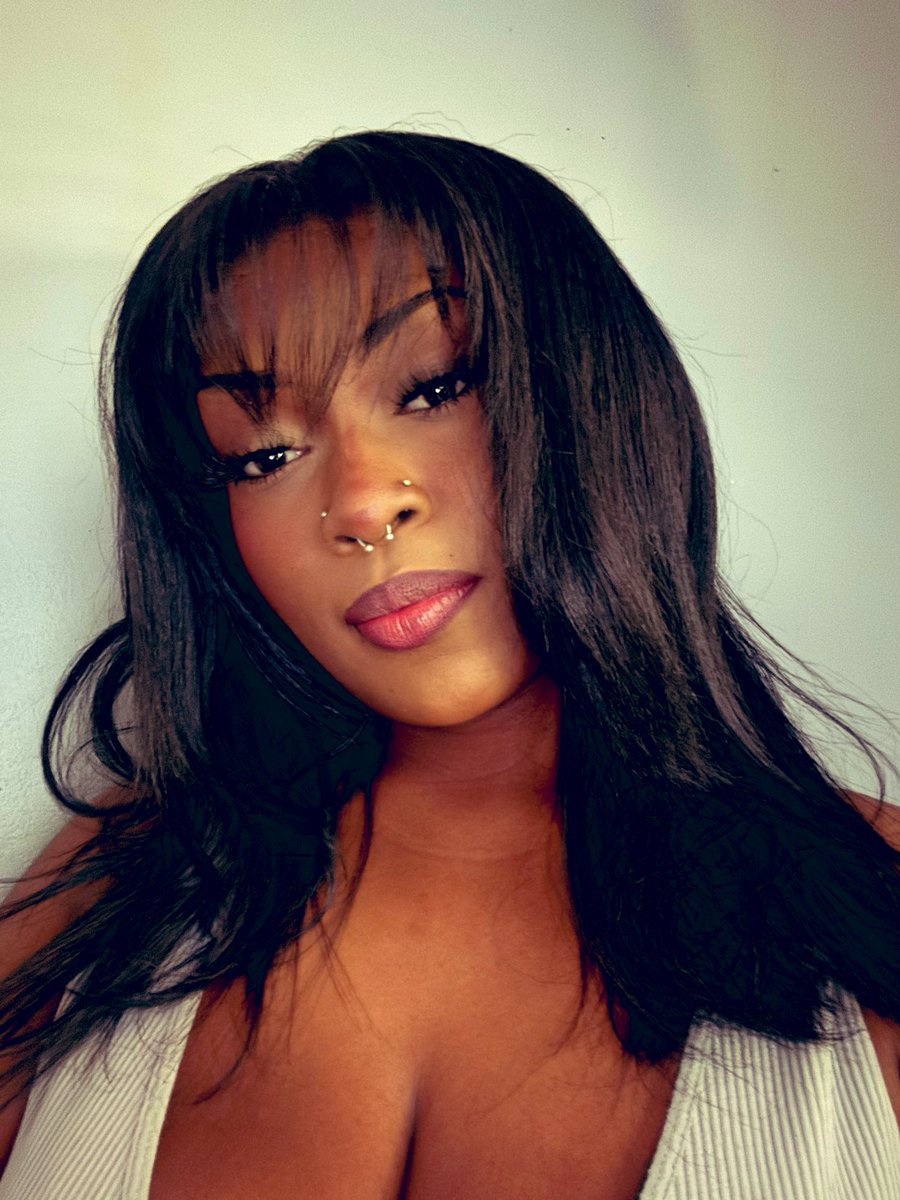 anisa_dev's tweet photo. Is it cool?👩🏾‍❤️‍💋‍👩🏾 https://t.co/xcM0nVqdrW