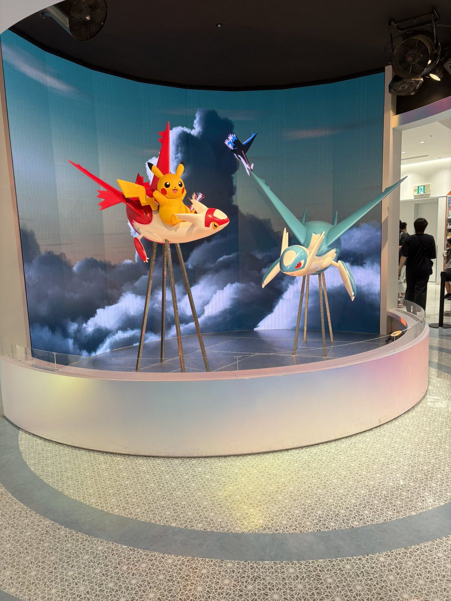 shokora9100's tweet photo. ポケセンなう
お目当ての品かえたら嬉しい (*´˘`*) https://t.co/8FoNbOknXZ