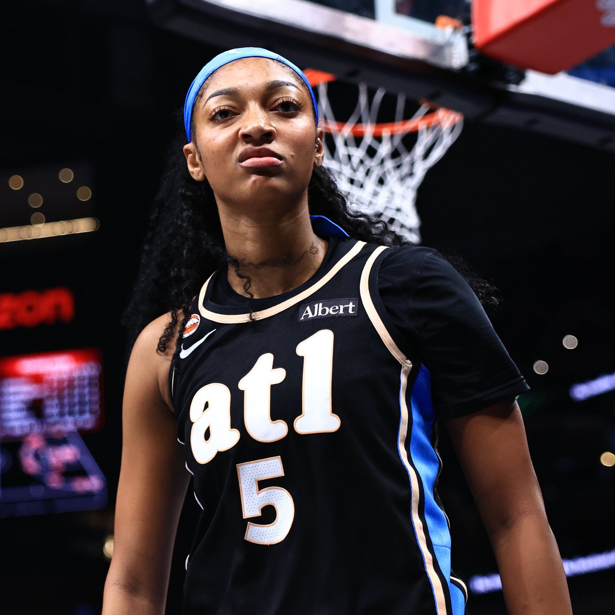 DKSports's tweet photo. Most double-doubles through a player's first 100 WNBA games:

1⃣ Angel Reese — 68*
2⃣ Tina Charles — 63
3⃣ Candace Parker — 54
4⃣ Yolanda Griffith — 53
5⃣ Natalie Williams — 51
6⃣ Lisa Leslie — 43
7⃣ Sylvia Fowles — 42
8⃣ Cheryl Ford — 41

*Angel Reese has 68 double-doubles through just 91 career games. She doesn't even need all 100 to own the record 🤯