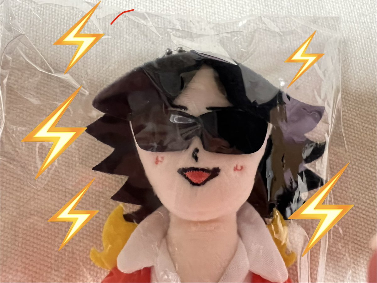 429aroma's tweet photo. @Toshlofficial こんにちは、、、ToshIさんのところ『ブチかませとしくん』届いてないの？私のとこに来てくれた「としくん」はこんな感じ❣️💞

ところでこれって皆んな同じ衣装？
色違いのブルーの衣装がレアで出たりする？(ポケGOネタ🤣)

昨日からLOVE LOVE愛でてます😎💕

素敵な御守りありがとうございました🙏✨ https://t.co/YW9HCONyfU