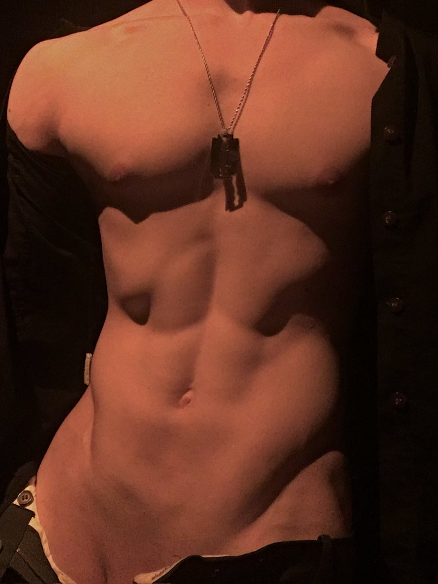 Killljin's tweet photo. Run your fingers along my waist, hold me as tight as I’ll hold you. https://t.co/MTI8FVWhKL