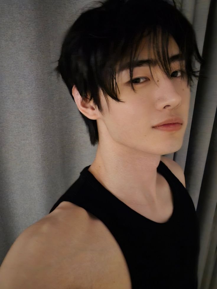 KAI06FLR's tweet photo. @DDIRPG ⠀ 𓄹 ۫ ✷ ᯇ 𝓚αıto bouclıer hαrmonч.

⠀໑ 𝐈dαde ᎓ vınte e quαtro.
⠀໑ 𝐒exuαlıdαde ᎓ bıssexuαl.
⠀໑ 𝐑eıno ᎓ florαvıα.
⠀໑ 𝐂αsα ᎓ vırıdıαnα. https://t.co/3bR85RNAQ9