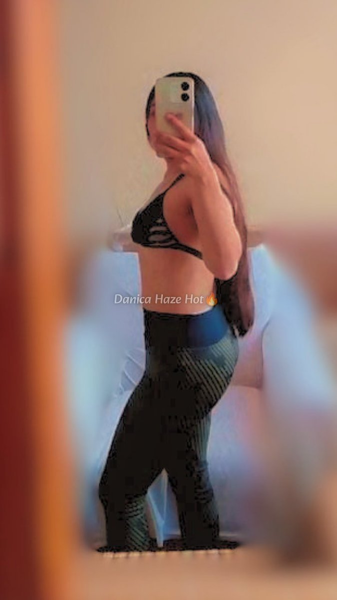 danicahaze's tweet photo. Creo que esta foto merece más atención de la que le estoy dando... 🖤
Si alguien tuviera que describirme con una sola palabra, ¿cuál sería? 👀

#LatinaModel #Petite #NSFWGifs #masturbation #doggystyle #oralsex #cowgirl #anal #ass #fullnelson #nsfw #cum #pov #deepthroat #porn https://t.co/qvo74CMbt8