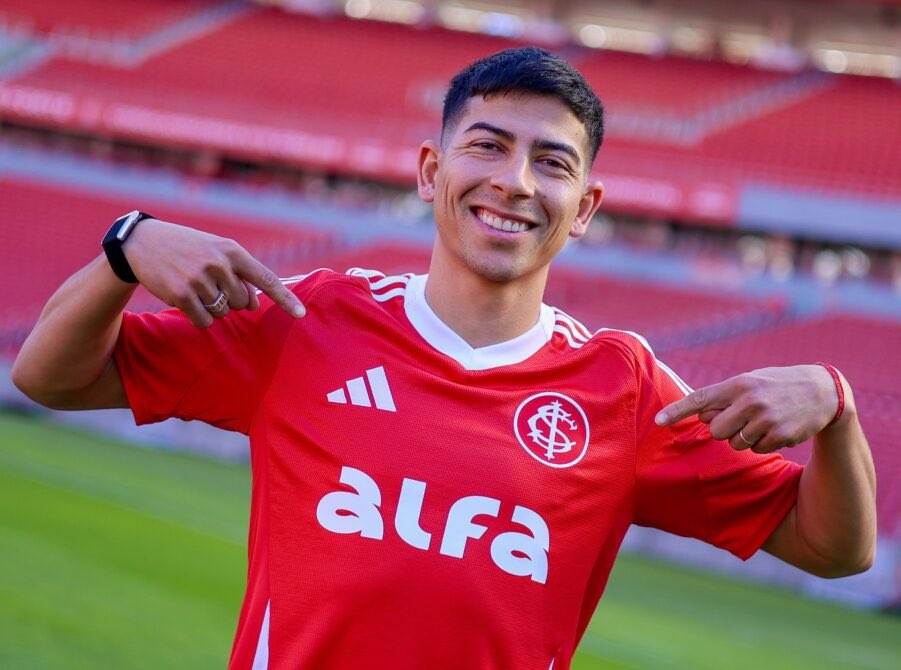 GerGarciaGrova's tweet photo. 🚨#RosarioCentral negocia para sumar a Alan Rodríguez.
👉Propuesta para #Inter 🇧🇷: préstamo por 12 meses con opción de compra.
ℹ️ anticipada por @carrafiellofer https://t.co/9W8xcDd9P5