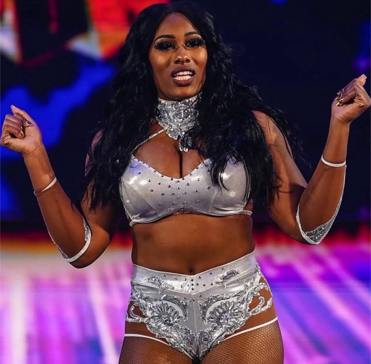 WrestleOps's tweet photo. Lash Legend is the final name to qualify for the Women’s Title Ladder Match at #SummerSlam this weekend. https://t.co/xkiovwgLFE