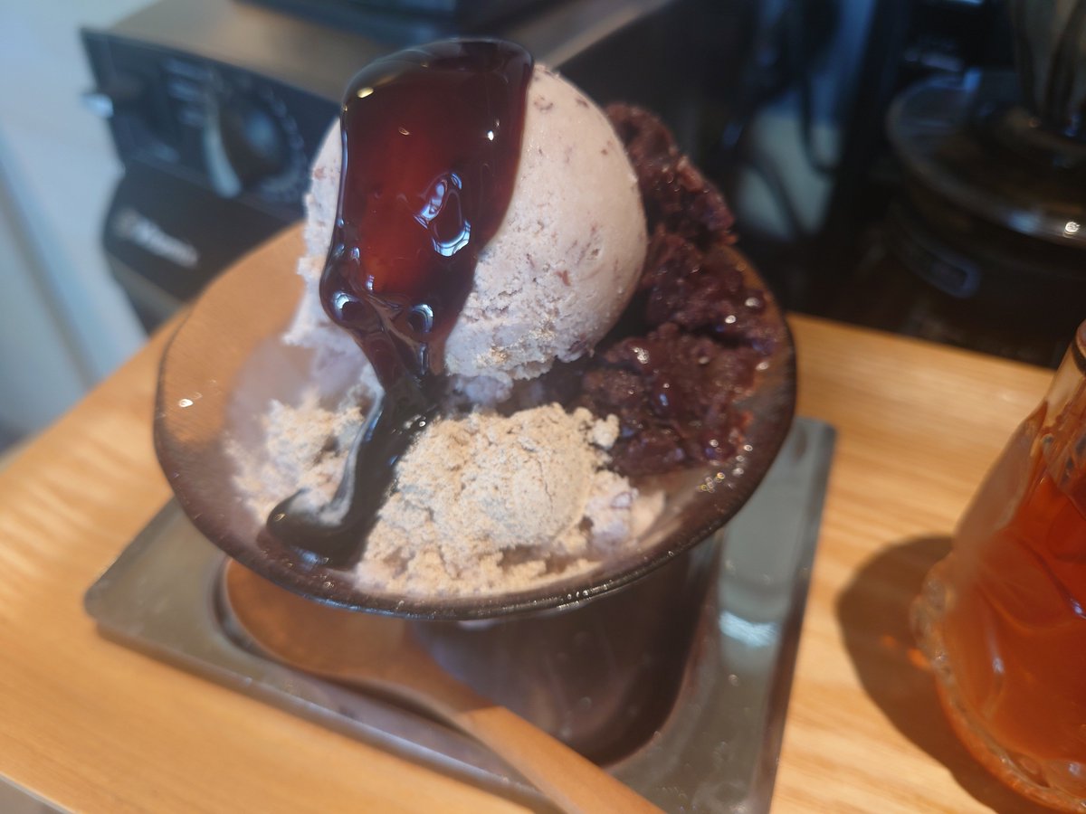 BakedHashibami's tweet photo. この後11時オープン♪
本日は、いとこパイ、ソーセージパイ、ズッキーニケーキ、ラムケーキ、レモンバターケーキ、バナナと胡桃のマフィン、スパイスパンプキンケーキ、みそマドレ、スコーン、南瓜プリンなどなど。
小豆アイスは13時からのご提供♪
本日も暑いですが、よろしくどうぞ🤗 https://t.co/LOFBvqVveg