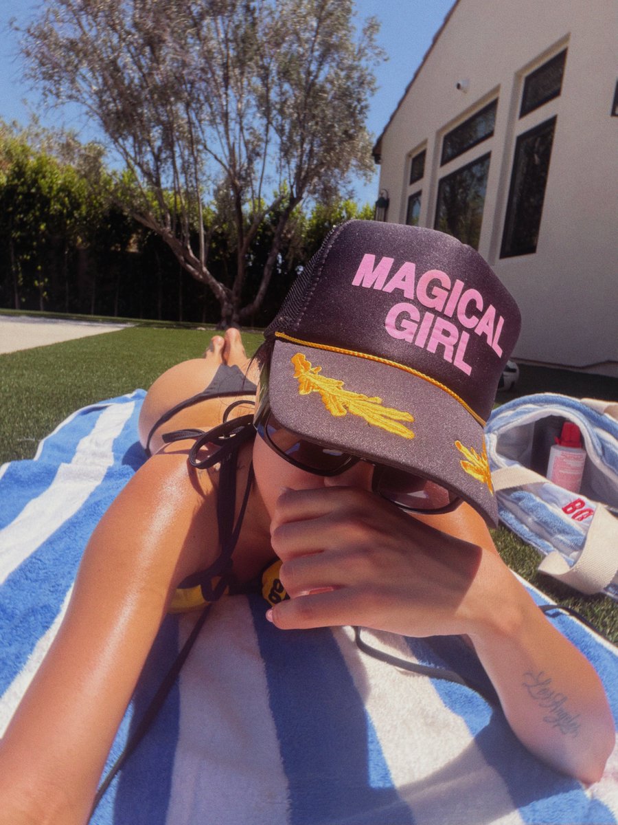 JumpTrailers's tweet photo. Becky G https://t.co/NLUunvHZzL