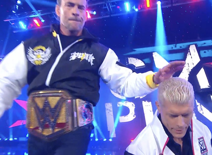 FadeAwayMedia's tweet photo. CM PUNK JUST INTERRUPTED CODY RHODES ENTRANCE AND LIL BRO’D HIM IN THE MOST DISRESPECTFUL WAY EVER

LMFAOOOOOOO

#Smackdown https://t.co/EX8byuFvck