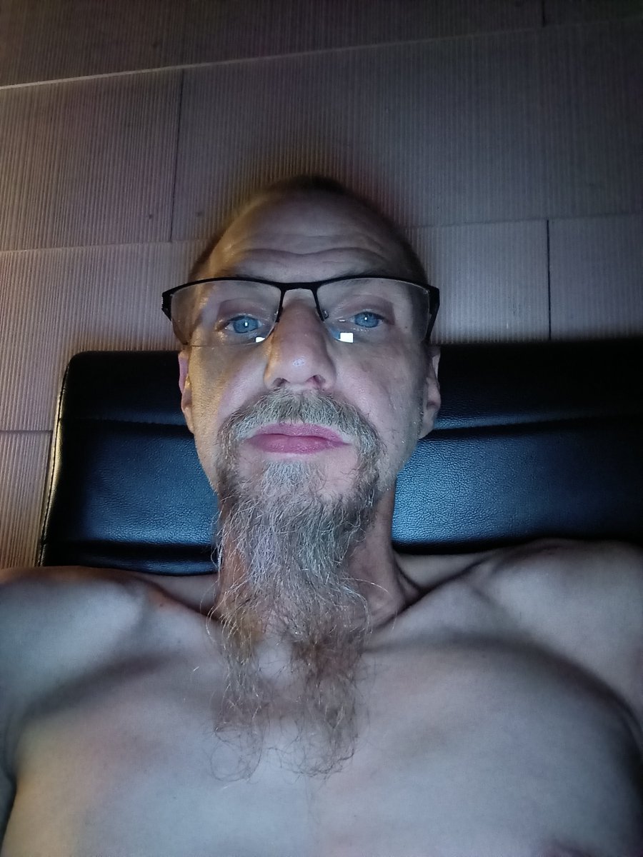 spencercastgbe's tweet photo. Look how handsome I am 😂😂😂😂😂😂😂😆😂😆 https://t.co/PXZ0QZjwvr