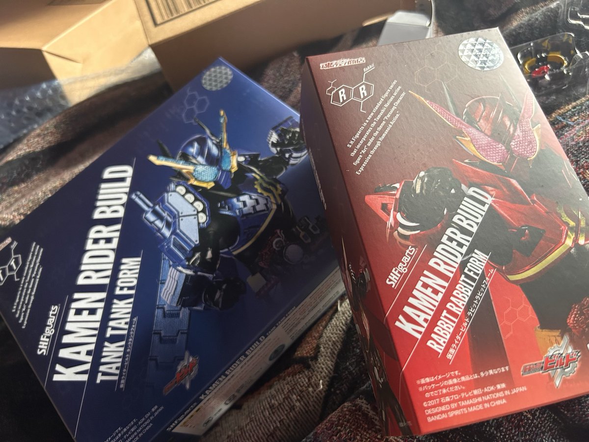 Fuzzystingray1's tweet photo. Thank you so much @kotetsutoysjp!!!

I love kamen rider build thank you for everything and I hope everything goes back to normal soon. https://t.co/SDtQR2NRi3