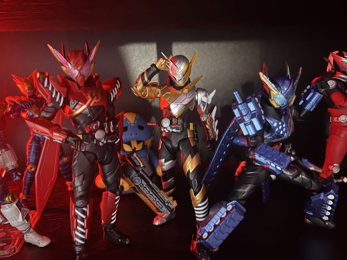 Fuzzystingray1's tweet photo. Thank you so much @kotetsutoysjp!!!

I love kamen rider build thank you for everything and I hope everything goes back to normal soon. https://t.co/SDtQR2NRi3