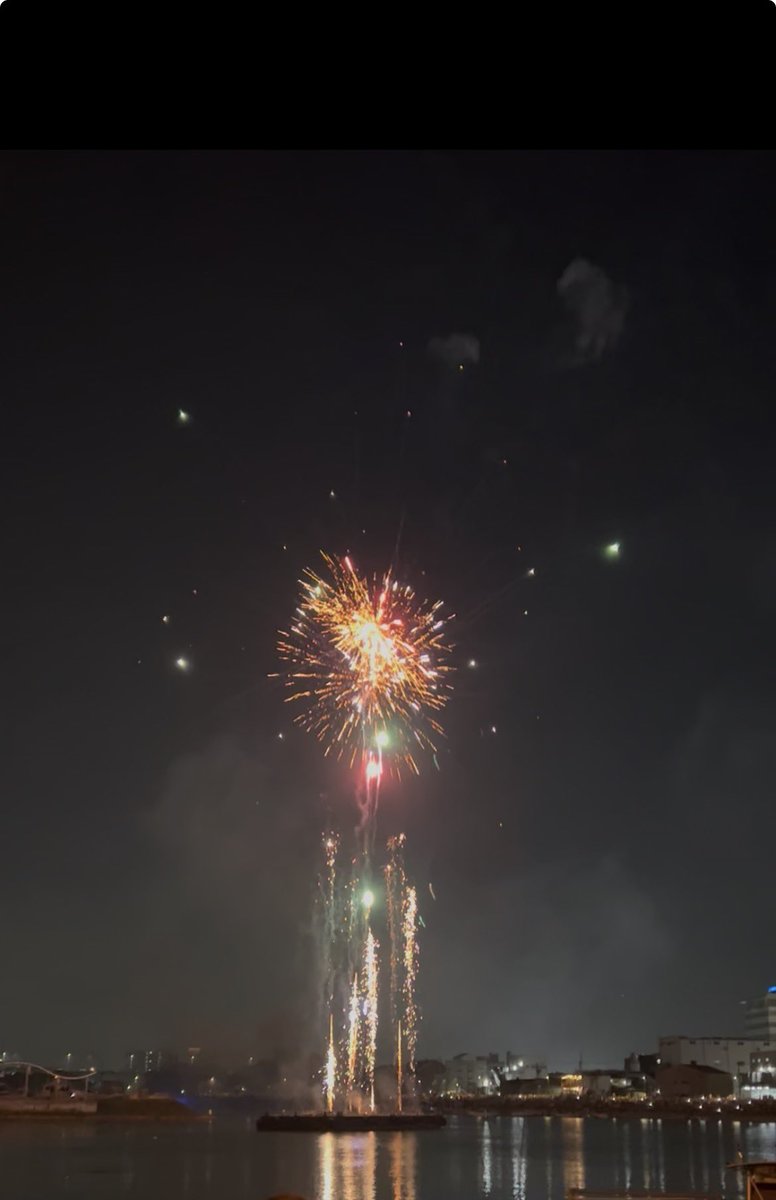 minek02's tweet photo. 堺の花火行ってきたよー
夏だねぇ
#堺大魚夜市 https://t.co/JX7aYdbQlj