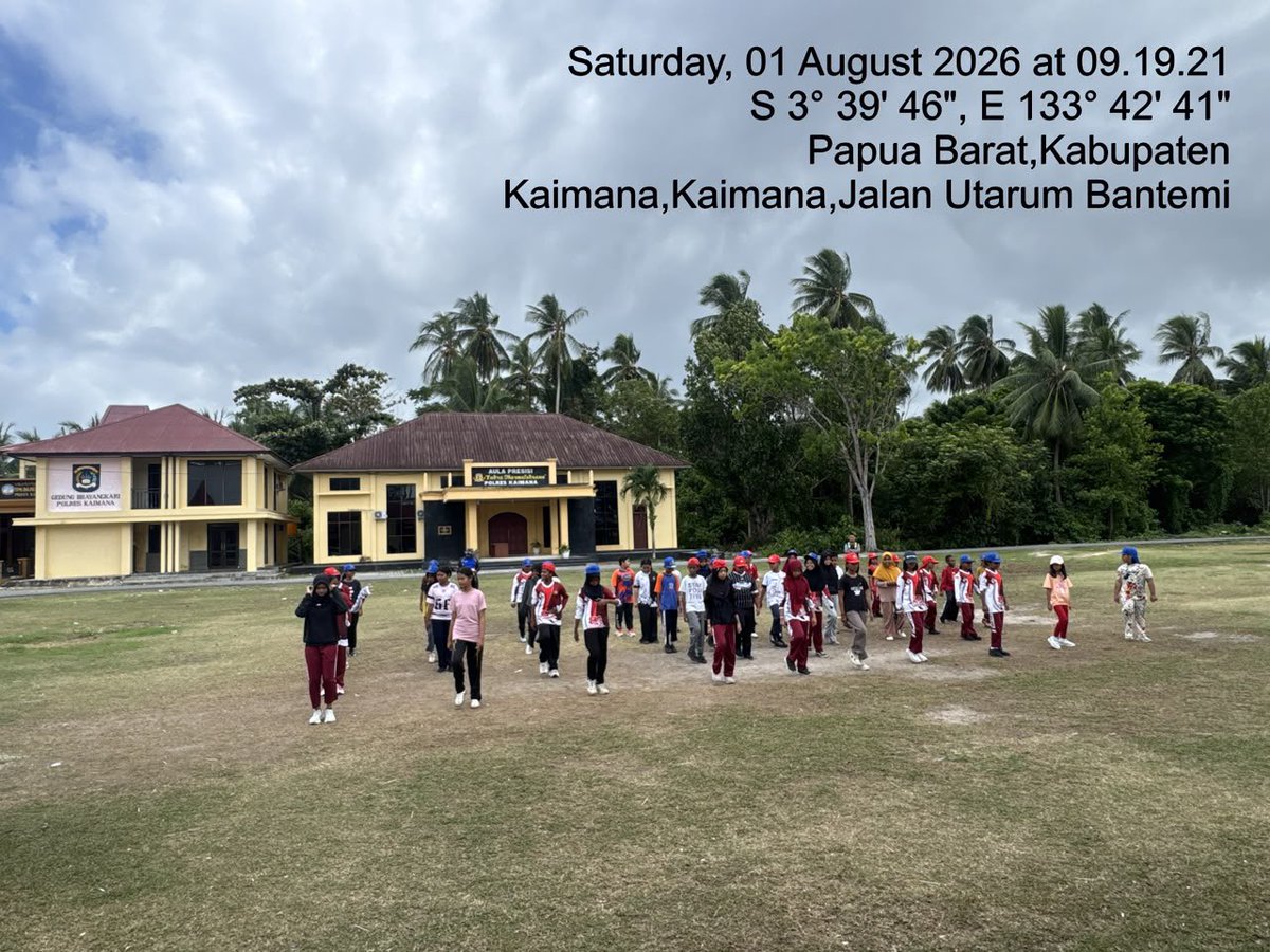 LTSKAIMANA2209's tweet photo. “Pembinaan Pocil Satlantas Polres Kaimana”

#satlantaskaimana #dikmaslantaspolri #irsmm #lalulintas #rasirosakorlantas #ntmc_polri #ditlantaspoldapapuabarat #kaimana #pelayananpublik #polripresisi #polreskaimana #kapolreskaimana #polantashadir #polriuntukmasyarakat https://t.co/t0u8PGCnuC