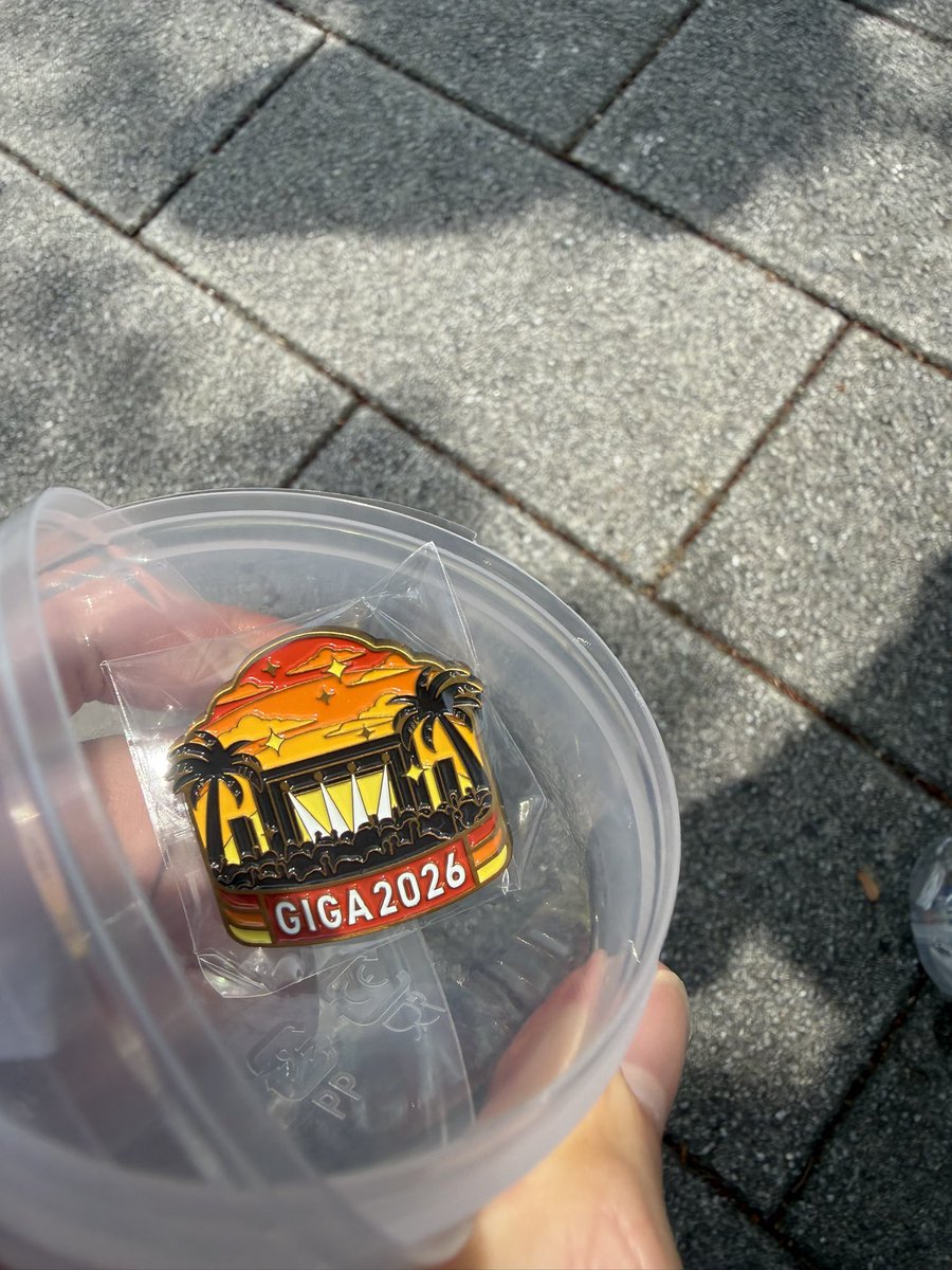ToreGou97118's tweet photo. @a_taychico 検索から失礼いたします。
こちらのピンバッチを所持しているのですが、sumikaのピックと交換することは可能でしょうか？
ご検討よろしくお願いします。 https://t.co/6WEKhuPv0R