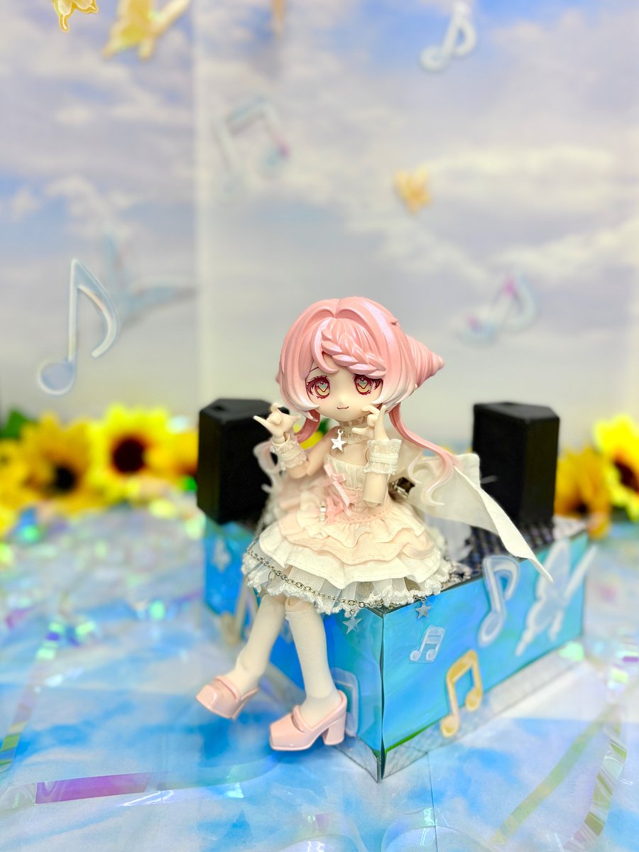 LittleworldDoll's tweet photo. 【大阪】🌻撮影スペースのご案内🎐

今回のテーマ
左側：🌻夏のアイドルステージ🎤 
右側：🎐夕涼み🍺

店内奥に無料でご利用いただける
撮影スペースがございます💁‍♀️
素敵なお写真たくさんお撮りください📸

#リトルワールド_ジーストア
を付けてポストお待ちしております♪ https://t.co/xmHz7MimYF