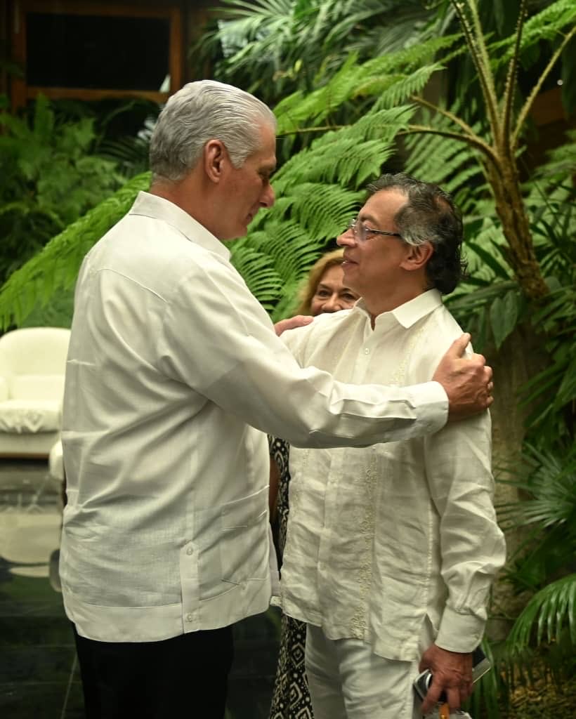 imcarlita1551's tweet photo. PETRO ESTÁ EN CUBA 🇨🇺🇨🇺🇨🇺

En tiempos tan complejos para mi Isla, Petro decide realizar su última visita como Presidente a Cuba. Es, tal y como expresó Martí “la hora del recuento y de la marcha unida.”

#CubaNoEstáSola ❤️‍🔥 https://t.co/vsa8LUNRod