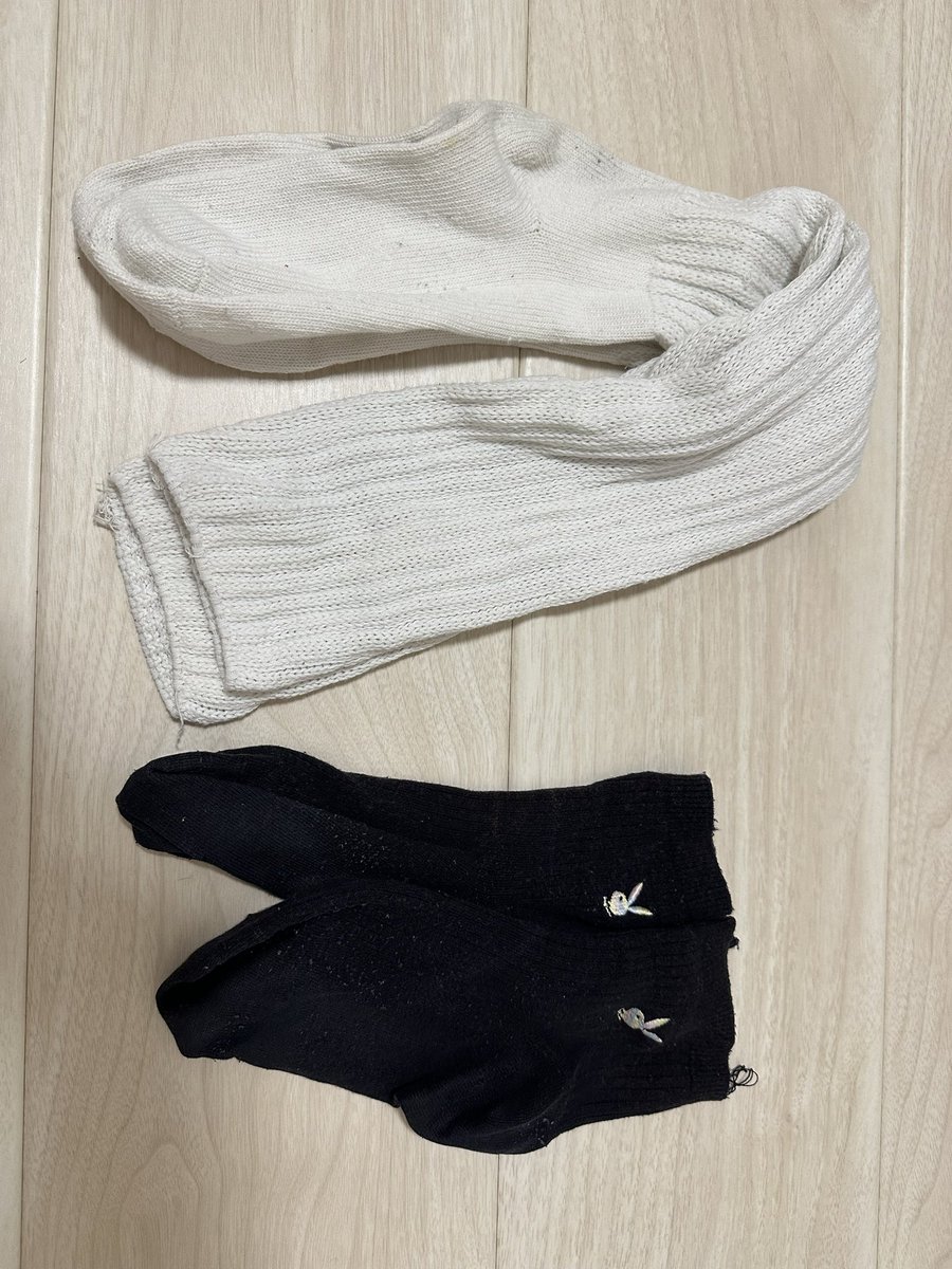 sa1230kiki's tweet photo. 制服以外の物ありまーす｡
ルーズ､靴下､ローファーなど｡
仕事で履いてるストッキングも｡

#制服売ります #制服販売 #靴下売ります
#靴下販売 #ストッキング #パンスト
#私服売ります #私服販売 #洋服売ります
#洋服販売 #売り子 https://t.co/OSBOlCOQxZ