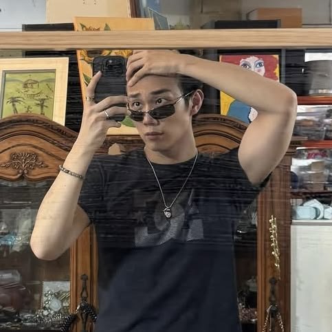 intaksarchive's tweet photo. pretty boy https://t.co/u9YPYY5Xlp