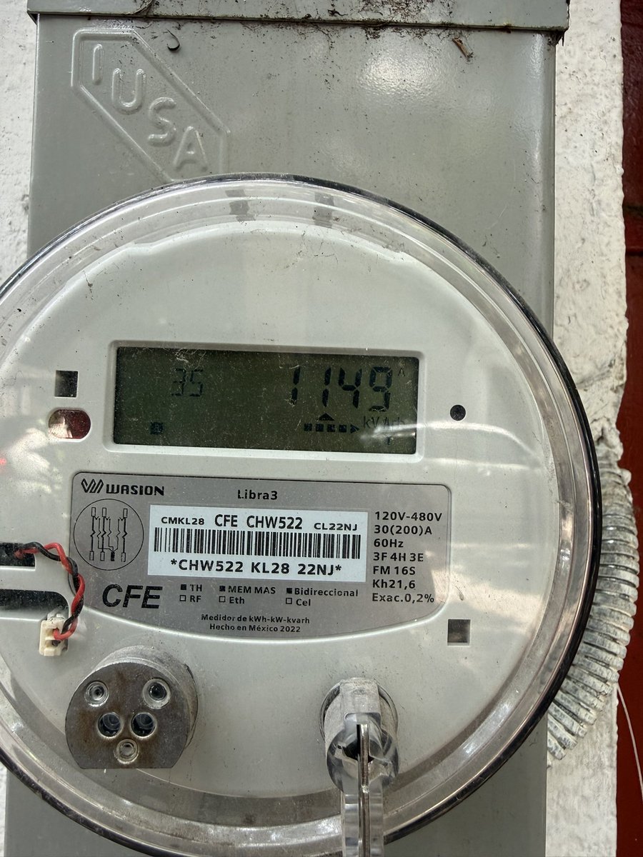 SVandalepues's tweet photo. @CFEmx denuncio que en este domicilio tienen años sin pagar la luz le dieron moche a un Técnico de la CFE hace años que quedara operativo sin contrato , calle campeche número 37, colonia hipódromo 06100 https://t.co/duBy2ls7jt https://t.co/pElthDSwih