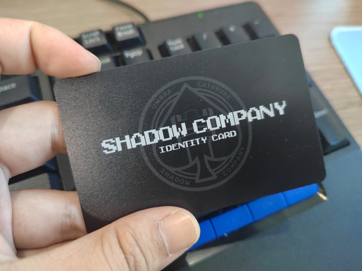 CheeseLars0202's tweet photo. 🍕店后续？
某🪦不小心落下的id card
以及实物…被我拍的很随便，我的拍摄技术太恶心哈哈
#PhillipGraves https://t.co/BfATdIsiON