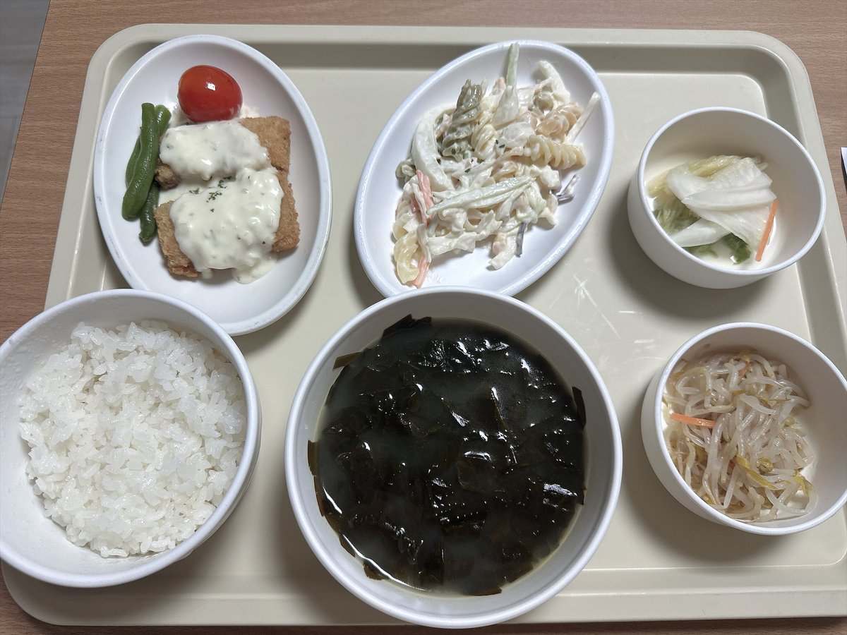fujikorea113's tweet photo. 【ご報告】
突然ですが韓国で無事に男の子を出産しました👶

今のところは仕事の復帰時期も未定なので、しばらくは韓国生活のポストが中心になります💡 ただ家事・育児に関してはポンコツな自信しかありません！役立つポストはできないのであしからず🙇‍♀️

今は毎食わかめスープを飲んで体力回復中です💪 https://t.co/lgcYRy4liu
