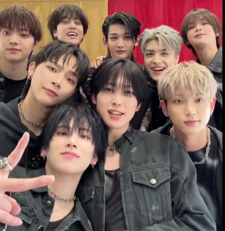Valhoonies's tweet photo. @andteam_med Queremos ver a &amp;TEAM en cines colombianos !!🫰🏻💕🫰🏻💕🫰🏻💕🫰🏻
#ColombiaWantsAndTEAM
#QueremosVeraAndTEAMEnCines
@CinemarkCol
@CinepolisCO
@Cine_Colombia
@andTEAM_Col
@andteam_med https://t.co/lsknJZVdCr