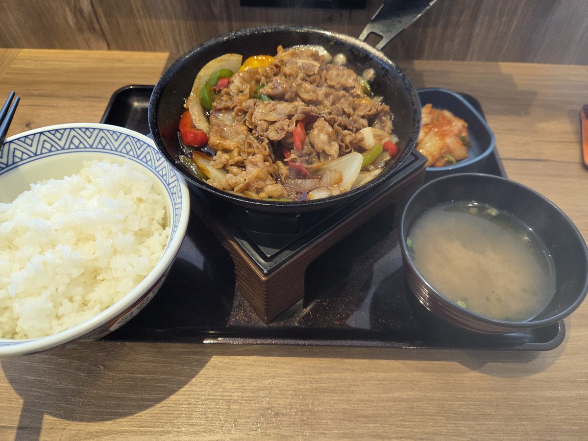 dekakaboattack1's tweet photo. 土曜のカロリー摂取 https://t.co/7dqAgIvdt9