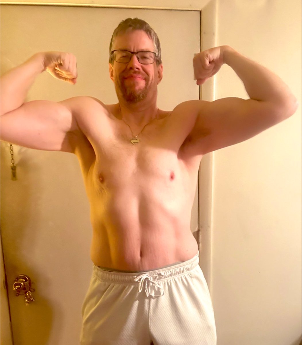 Papabearbuff's tweet photo. Greatest fitness transformation of ALL TIME

Two hundred and sixteen pounds of fat lost with around twenty five pounds of muscle gained within a three year period

Welcome to my channel and welcome to my life and fitness journey 

💪🏅 🏆  🏋️‍♀️ https://t.co/8NPk4BPToP