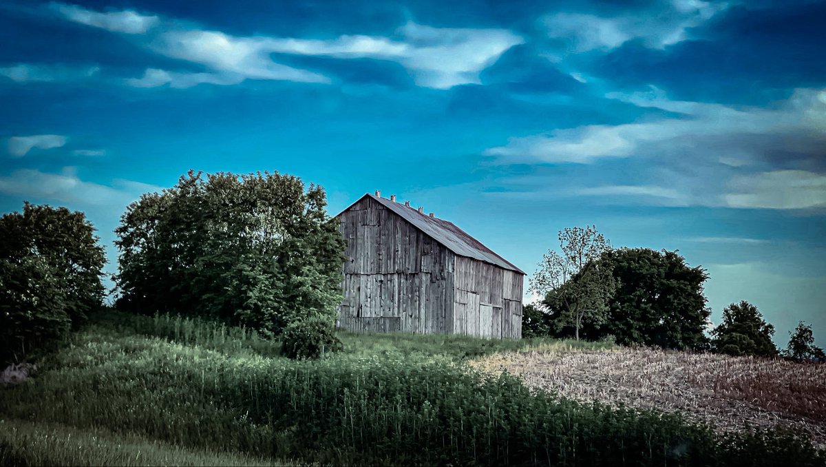 RichM_BTS's tweet photo. @Grampa1950 Drive-by barn shot. Somewhere, Kentucky. https://t.co/Koeli9gmSr