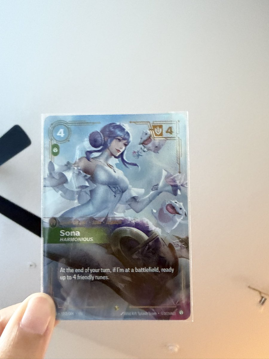 cryocat's tweet photo. crystal rose sona (featuring leo) https://t.co/0fKHrJUQxM